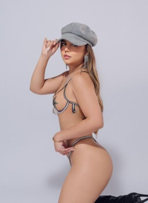 Sabrina photo chrome_OpCWfXo3c4.png