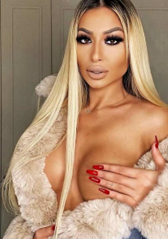 Simony  photo chrome_bvDg5AJvYA.png
